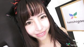 Cat Cafe worker Miss Minami Sato comes to play naked