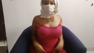 Indian Muslim Wife in Hijab Loves To Fuck While Husband Works